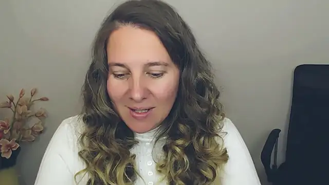 Darklure  online show from October 2025 09:21:01 PM