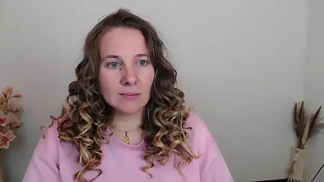 Darklure  online show from October 2025 10:29:02 PM