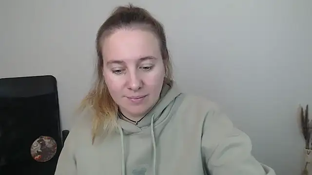 Darklure  online show from November 2025 01:13:01 PM