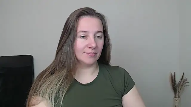 Darklure  online show from November 2025 03:50:01 AM