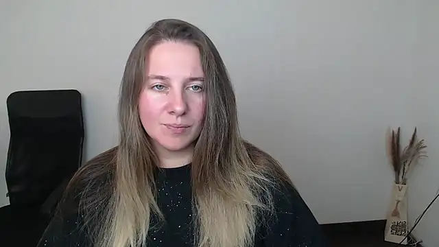 Darklure  online show from November 2025 04:30:02 PM