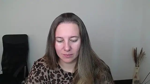 Darklure  online show from November 2025 09:09:01 AM