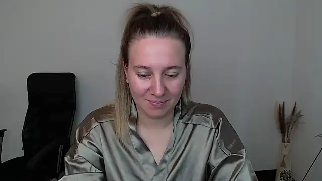 Darklure  online show from November 2025 11:41:01 AM