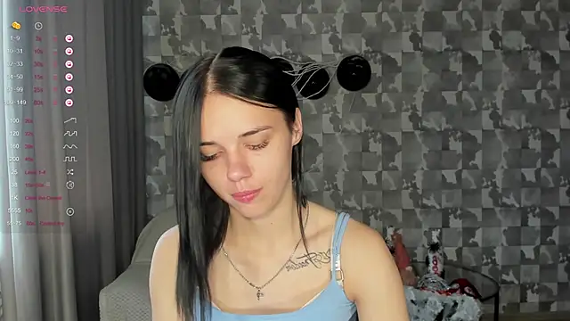 Snapshot of Kseni_a chatting on October 2025 08:51:01 AM Kseni a online show from October 2025 08:51:01 AM