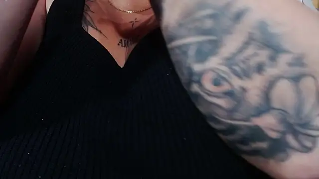 Snapshot of Naomi_Braunx chatting on October 2025 01:01:02 PM Naomi Braunx online show from October 2025 01:01:02 PM