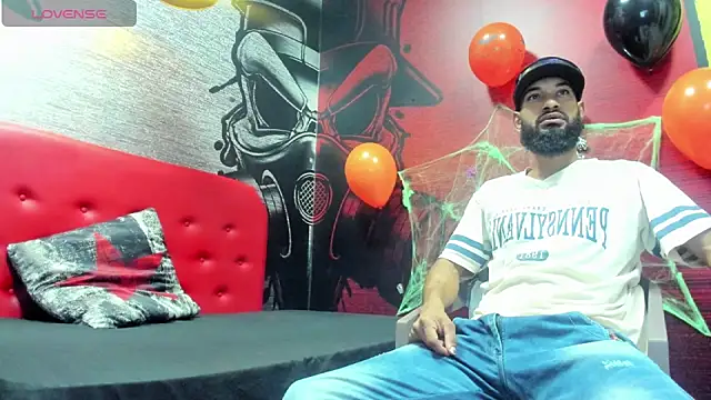 Snapshot of Damian_Shakur chatting on October 2025 11:33:02 AM Damian Shakur online show from October 2025 11:33:02 AM