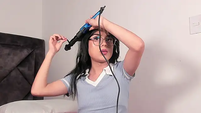 SamanthaRivas  online show from September 2025 11:31:02 PM