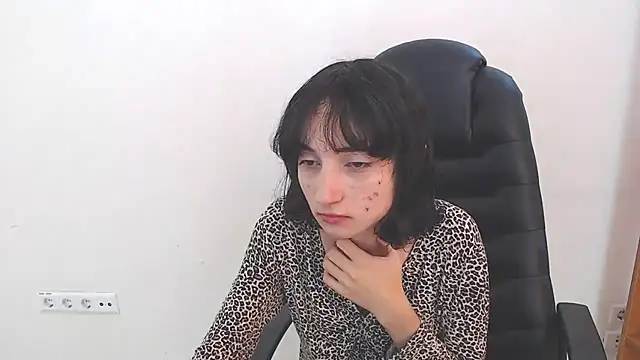 Snapshot of Marri-Stella chatting on November 2025 09:28:02 AM Marri-Stella online show from November 2025 09:28:02 AM