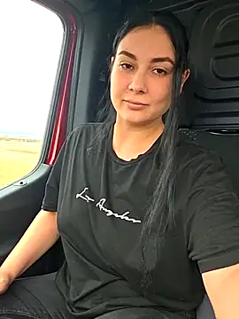 Snapshot of SaraViss20 chatting on November 2025 12:04:02 PM SaraViss20 online show from November 2025 12:04:02 PM