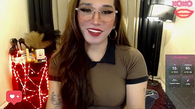 Snapshot of precious_RoseDoll chatting on November 2025 06:47:02 AM precious RoseDoll online show from November 2025 06:47:02 AM