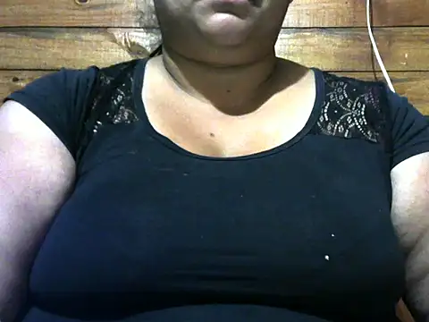 Snapshot of MARRENTINHA34 chatting on October 2025 04:41:01 PM MARRENTINHA34 online show from October 2025 04:41:01 PM