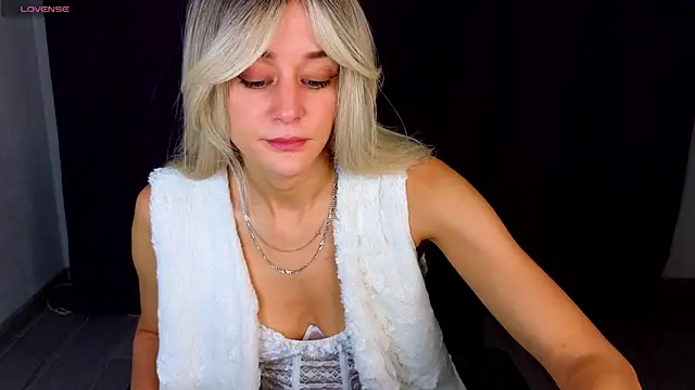 Snapshot of thief_of_hearts chatting on October 2025 11:25:01 PM thief of hearts online show from October 2025 11:25:01 PM