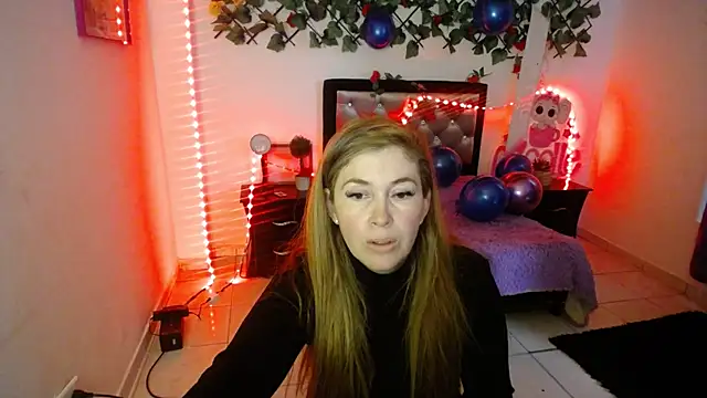 laura evans1998 online show from September 2025 03:12:02 PM