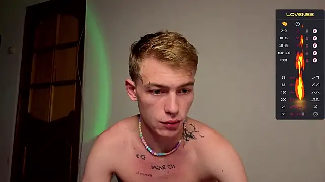 Snapshot of callmealexthx chatting on September 2025 03:14:01 PM callmealexthx online show from September 2025 03:14:01 PM