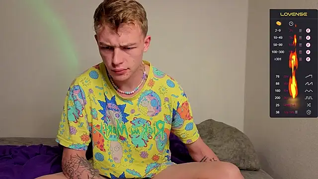 Snapshot of callmealexthx chatting on September 2025 05:35:01 PM callmealexthx online show from September 2025 05:35:01 PM