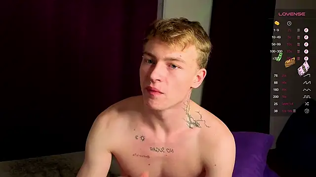 Snapshot of callmealexthx chatting on October 2025 04:35:02 AM callmealexthx online show from October 2025 04:35:02 AM