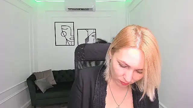 CamilaFatem online show from September 2025 08:00:02 PM