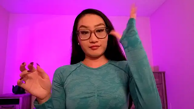 Aliciaz3 online show from October 2025 05:22:02 PM