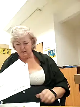 Snapshot of TerezaVelvet chatting on October 2025 09:50:02 AM TerezaVelvet online show from October 2025 09:50:02 AM