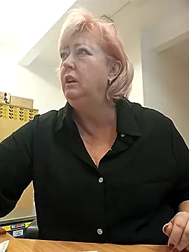 Snapshot of TerezaVelvet chatting on October 2025 07:08:01 AM TerezaVelvet online show from October 2025 07:08:01 AM