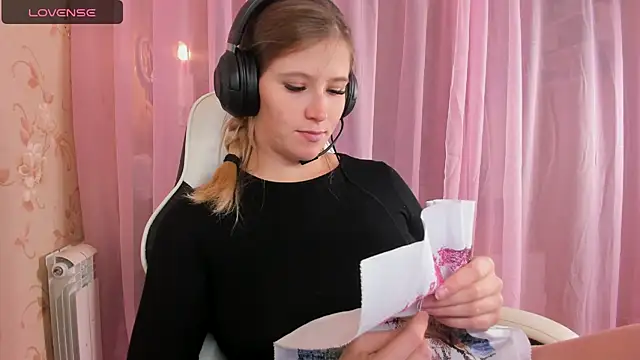 Snapshot of Anabel-Candy chatting on October 2025 06:47:01 AM Anabel-Candy online show from October 2025 06:47:01 AM