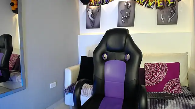 AdrianRinaldi online show from October 2025 08:09:02 PM