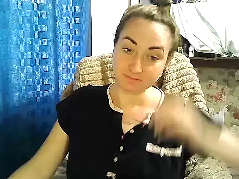 FlySunny4 online show from September 2025 12:07:01 PM