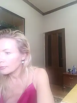 Snapshot of Julia_Giulia chatting on October 2025 09:24:01 PM Julia Giulia online show from October 2025 09:24:01 PM