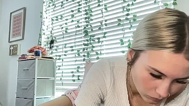 yalfavdes online show from September 2025 09:07:02 PM
