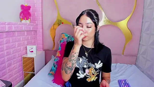 Snapshot of Niina_Sissy chatting on November 2025 01:34:02 PM Niina Sissy online show from November 2025 01:34:02 PM