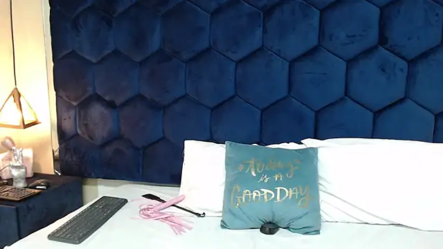 Snapshot of secretdream_vc chatting on November 2025 01:44:02 PM secretdream vc online show from November 2025 01:44:02 PM