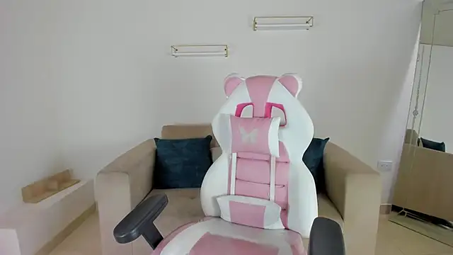 april smiith online show from September 2025 12:16:02 PM