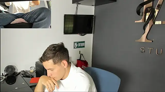 lara and danny online show from September 2025 07:17:02 PM