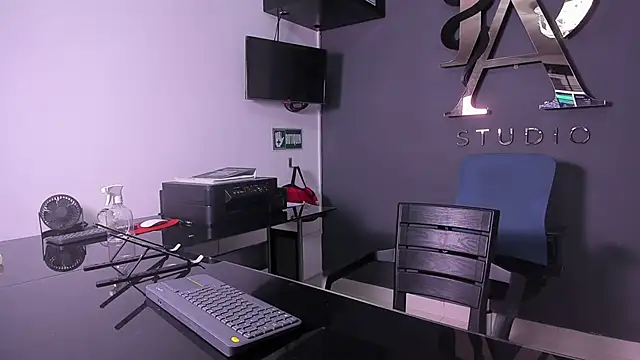 lara and danny online show from September 2025 01:27:01 PM