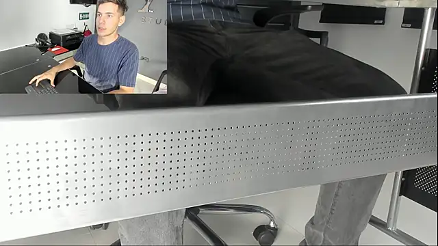 lara and danny online show from October 2025 07:34:01 PM