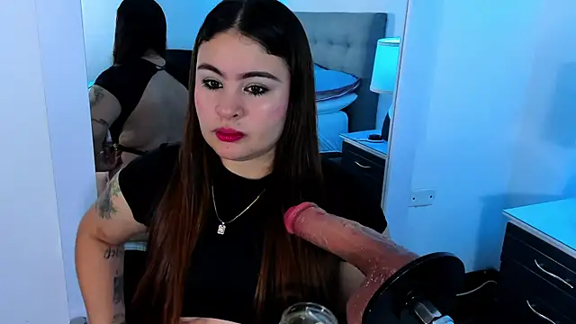 AdeleJhones online show from November 2025 01:00:01 PM