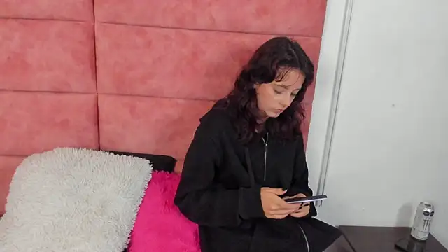 HellAndDante  online show from October 2025 11:37:02 PM