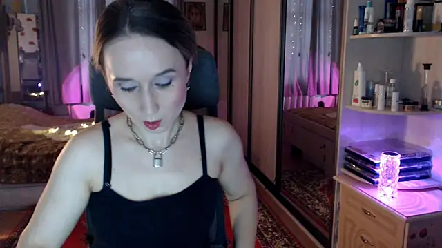 Snapshot of ClassyInna chatting on November 2025 04:47:01 AM ClassyInna online show from November 2025 04:47:01 AM