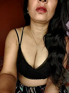 Snapshot of CUTE-PX chatting on October 2025 04:21:02 AM CUTE-PX online show from October 2025 04:21:02 AM