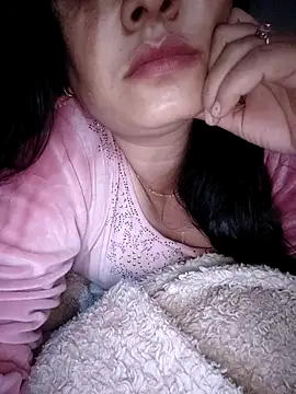 Snapshot of CUTE-PX chatting on November 2025 10:48:01 AM CUTE-PX online show from November 2025 10:48:01 AM