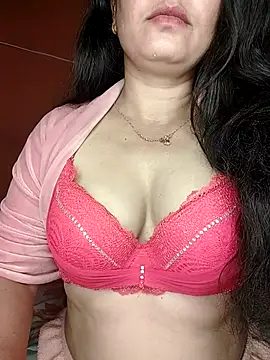 Snapshot of CUTE-PX chatting on November 2025 05:18:02 AM CUTE-PX online show from November 2025 05:18:02 AM