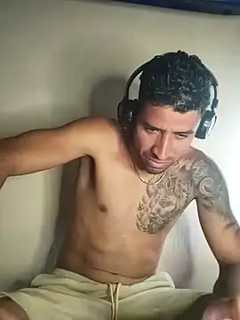 Alexsexygamer online show from November 2025 06:17:01 PM