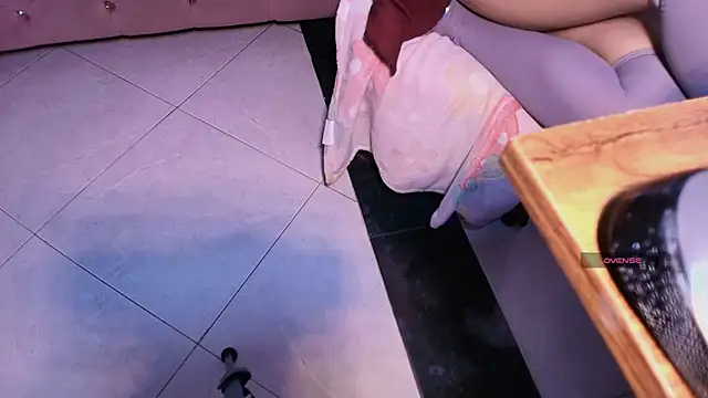 Terraelowen online show from November 2025 11:44:02 AM