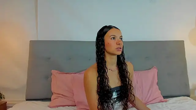 Luna Claire online show from September 2025 12:52:01 PM