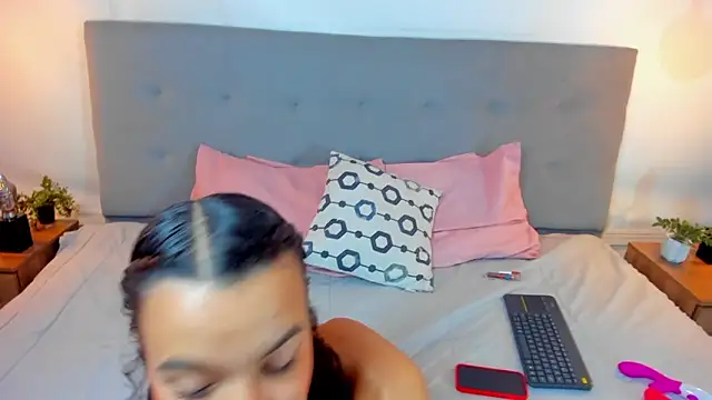 Luna Claire online show from October 2025 12:37:02 PM