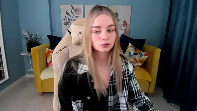 SweetyLicky online show from October 2025 04:05:01 PM