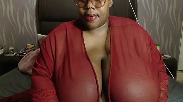 Snapshot of BoobsQueen46K chatting on October 2025 06:42:02 PM BoobsQueen46K online show from October 2025 06:42:02 PM