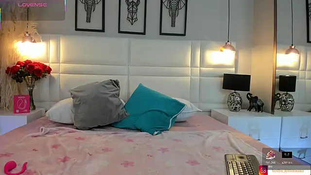 Viollet xoxo online show from October 2025 08:57:01 PM