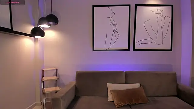 MiaLaurence online show from October 2025 07:22:01 PM