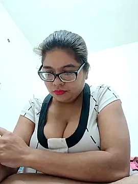 Snapshot of Elie_couple143 chatting on November 2025 01:22:02 AM Elie couple143 online show from November 2025 01:22:02 AM